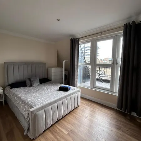 Apartment Stylish Temple Bar Penthouse 3-bed With Balcony